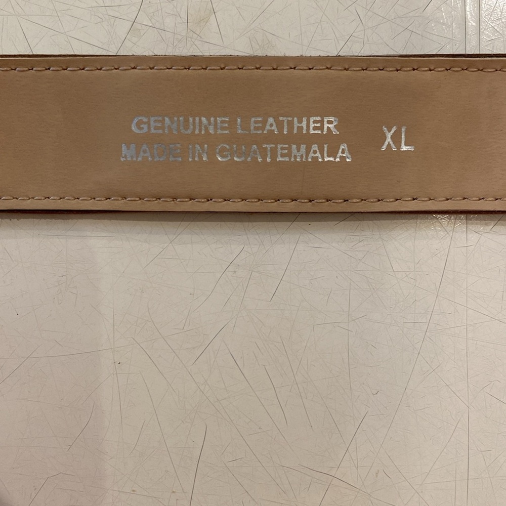 Ladies Leather Belt w/Embroidery Design. Size XL. 38” Long. - Picture 5 of 8